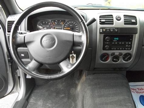 2005 Chevy Colorado Interior