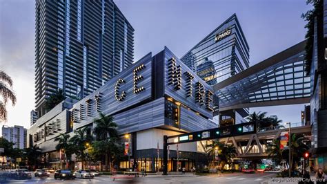 Brickell Shopping Dining