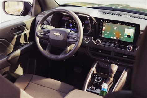 2006 Chevy Colorado Interior Features