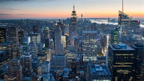Explore Manhattan