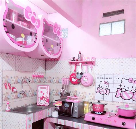 Hello Kitty in a Kitchen