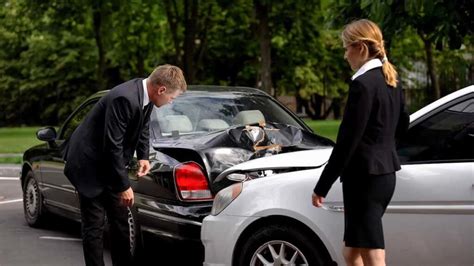 How to Choose the Right Irvine Car Crash Lawyer