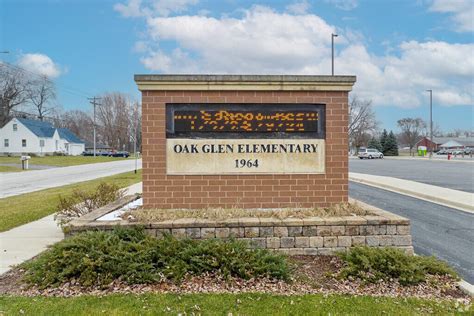 Lansing Schools 60438