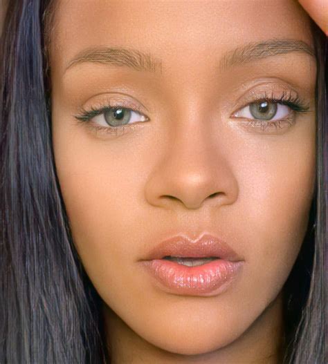 Rihanna's Eye Color Change Method