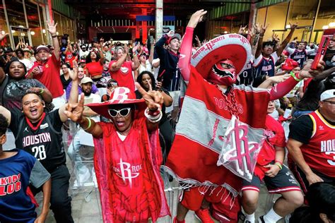 Rockets Fans