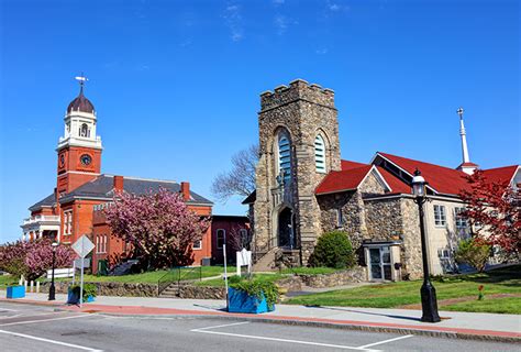 Warwick RI Demographics and Economy