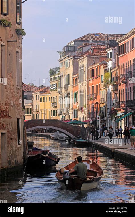Cannaregio Neighborhood