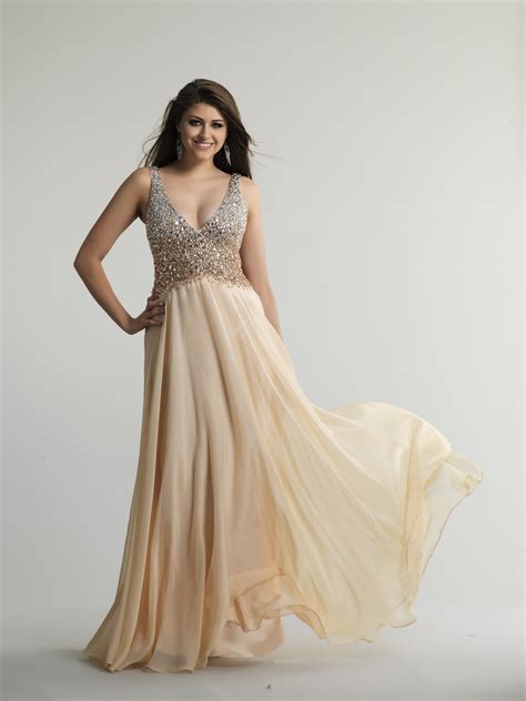 Choosing Perfect Champagne Colored Dress
