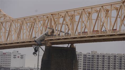Clark Memorial Bridge Crash Investigation