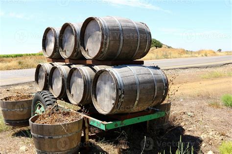 Farmhouse chic barrel and board decor