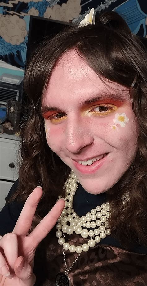 Kelly Green Makeup