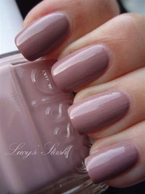 Mauve nail color shades