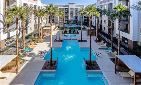 Phoenix AZ living options