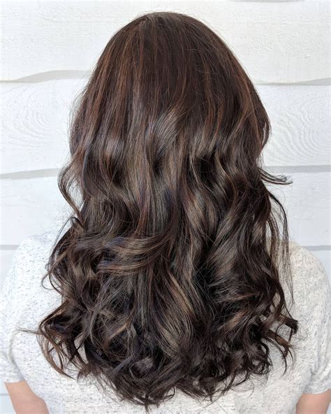 Preparing hair for mahogany color