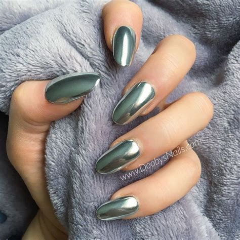 Types of Chrome Nail Colors
